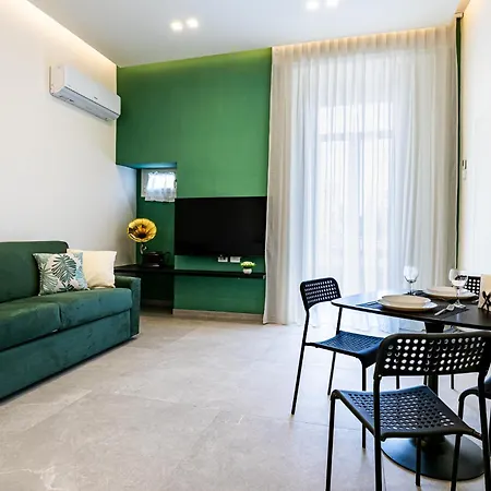Alyde Napoli