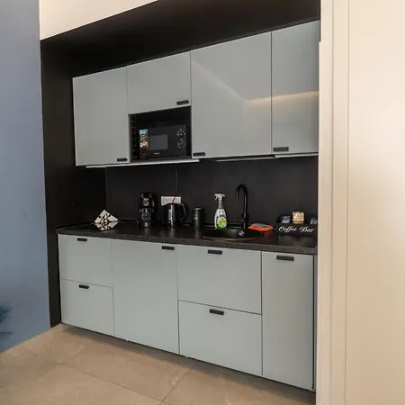 Alyde Daire Napoli