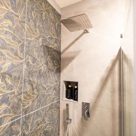 Alyde Daire Napoli