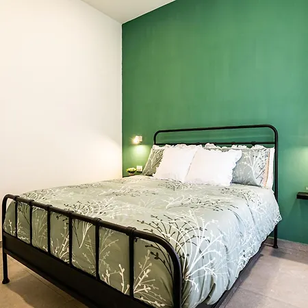 Alyde アパート *